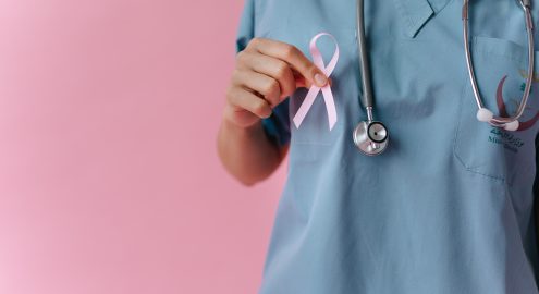 15 октября — Всемирный день борьбы с раком груди. Разбираемся, как вовремя обнаружить заболевание