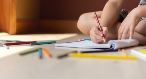 Конкурс детских работ «Рисуем маму»: 3 призовых места — 3 ценных подарка!