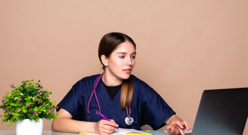 Наши врачи теперь консультируют онлайн! Приглашаем на дистанционный видеоприем