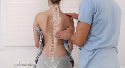 В преддверии Международного дня сколиоза травматолог-ортопед Александр КОЛОМИЕЦ отвечает на часто задаваемые вопросы о проблеме